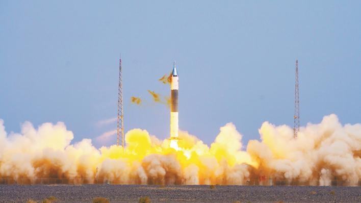 5月21日12時15分，快舟十一號運載火箭在酒泉衛星發射中心，成功將武漢一號衛星、“楚天”星座首顆技術驗證星發射入軌。 （王衡 王海霞 攝）